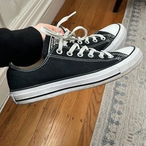 Black Lowtop Converse